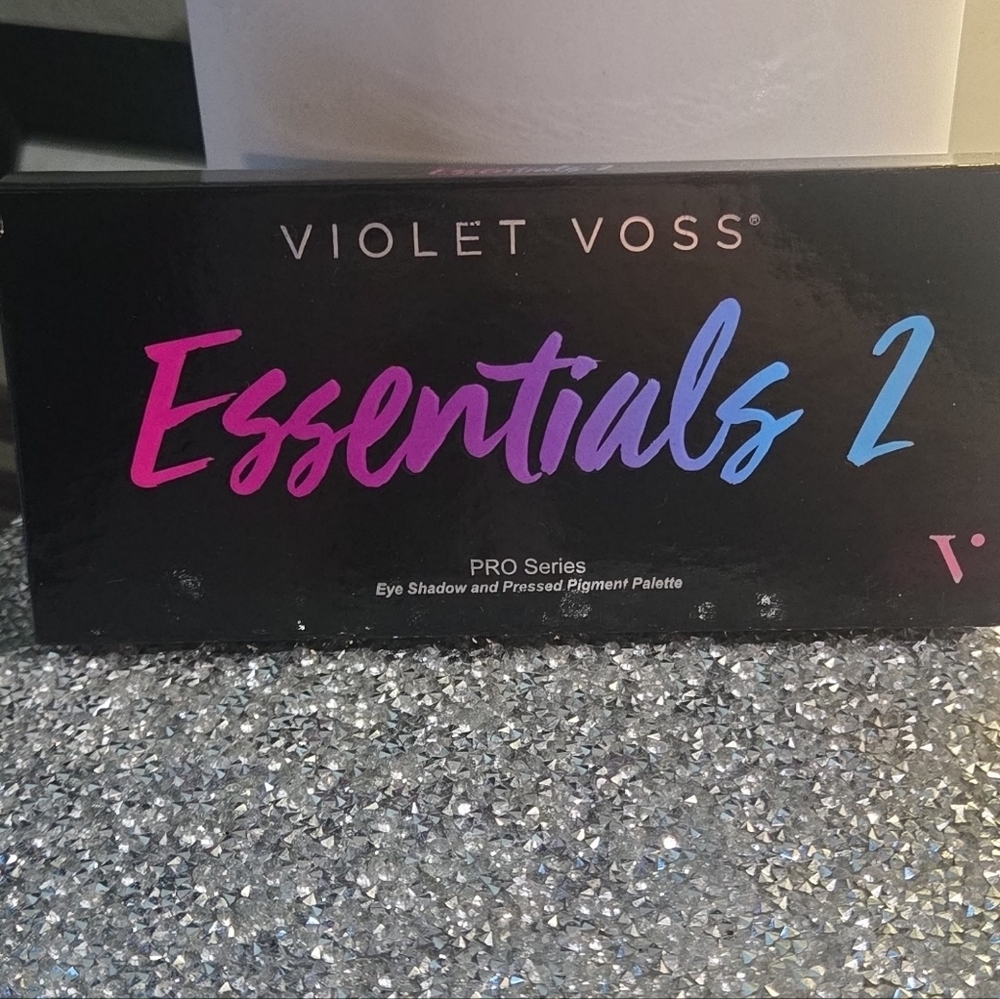 Violet Voss Essentials 2 Pro Series Palette